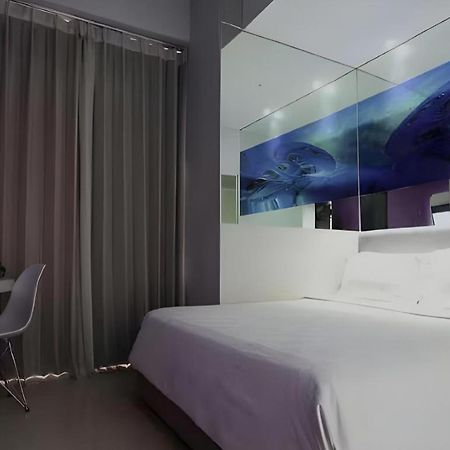 G Suites Hotel By Amithya Surabaya Kültér fotó