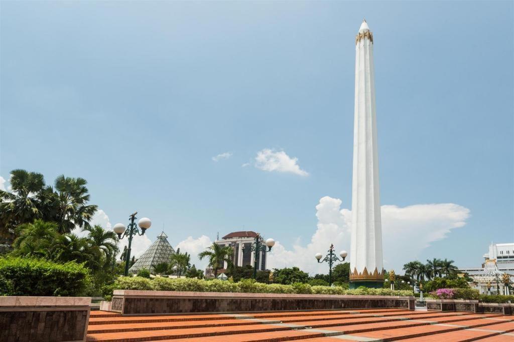 G Suites Hotel By Amithya Surabaya Kültér fotó