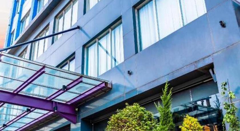 G Suites Hotel By Amithya Surabaya Kültér fotó