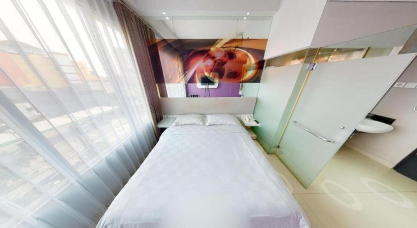 G Suites Hotel By Amithya Surabaya Kültér fotó