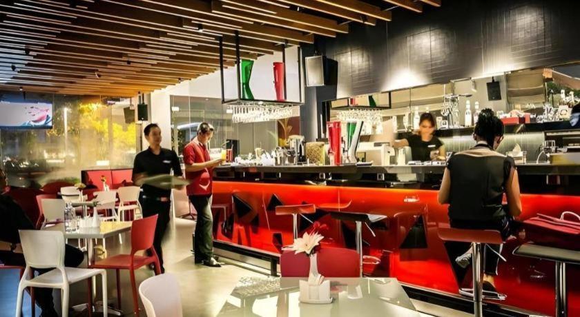 G Suites Hotel By Amithya Surabaya Kültér fotó