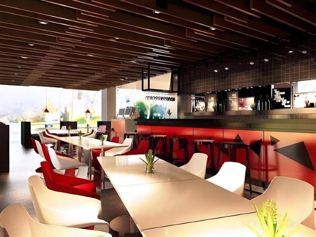 G Suites Hotel By Amithya Surabaya Kültér fotó