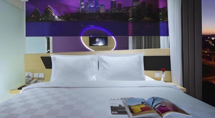 G Suites Hotel By Amithya Surabaya Kültér fotó