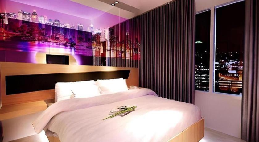 G Suites Hotel By Amithya Surabaya Kültér fotó
