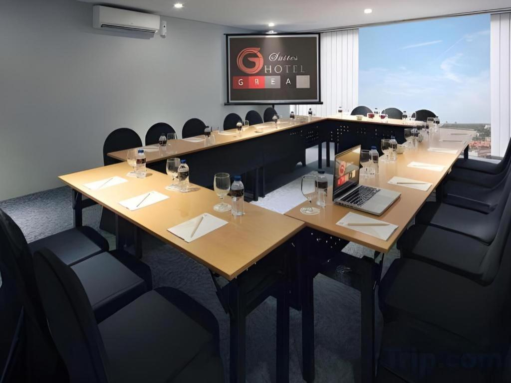 G Suites Hotel By Amithya Surabaya Kültér fotó