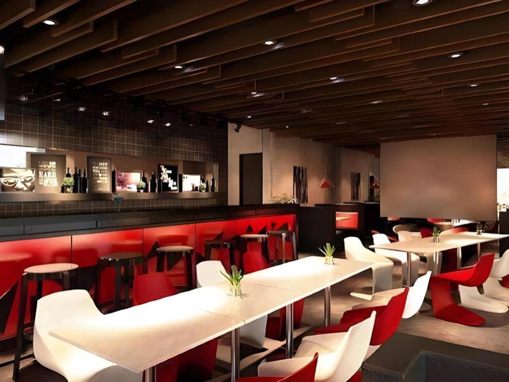 G Suites Hotel By Amithya Surabaya Kültér fotó